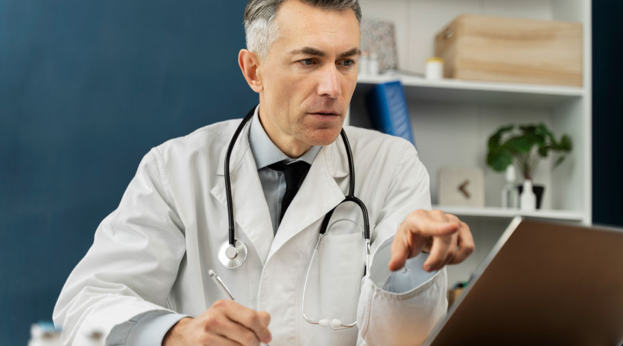 medecin-proposant-la-teleconsultation-medicale900px Télémedecine en santé au travail